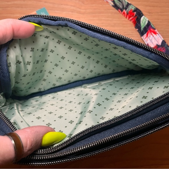 LUG Quilted RFID Convertible Crossbody Coupe 2 NWOT Travel Vacation Floral Print - Picture 6 of 15